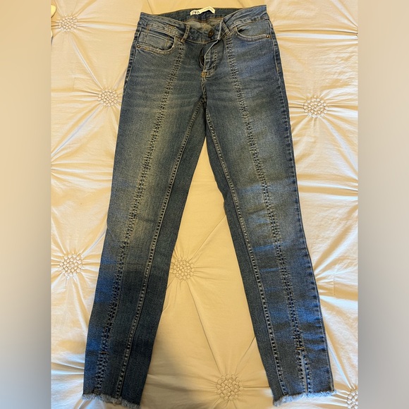 Zara jeans - Picture 1 of 2